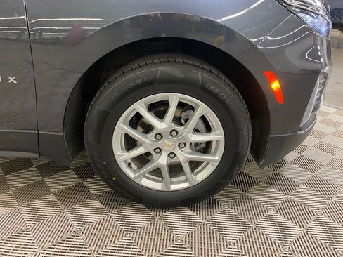 Used 2023 Chevrolet Equinox LT image 2