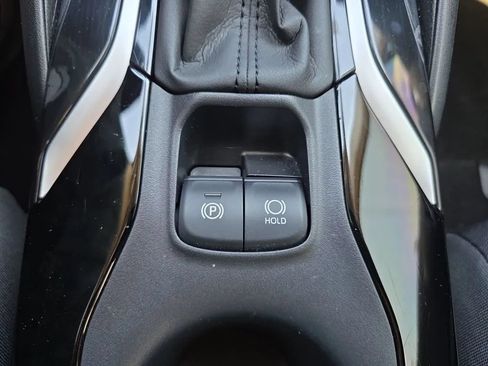 Used 2020 Toyota Corolla LE FWD image 30