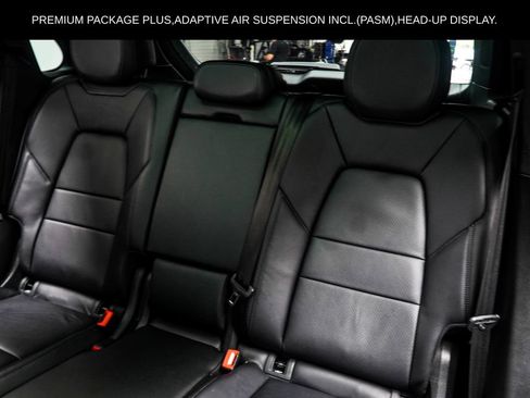 Used 2024 Porsche Cayenne AWD/4WD image 43