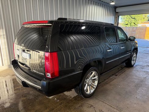 Used 2011 Cadillac Escalade ESV Platinum image 5