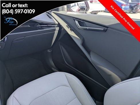 Used 2025 Kia Niro EX image 17