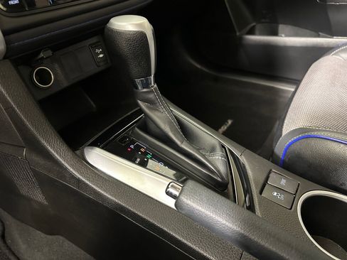 Used 2019 Toyota Corolla SE image 17