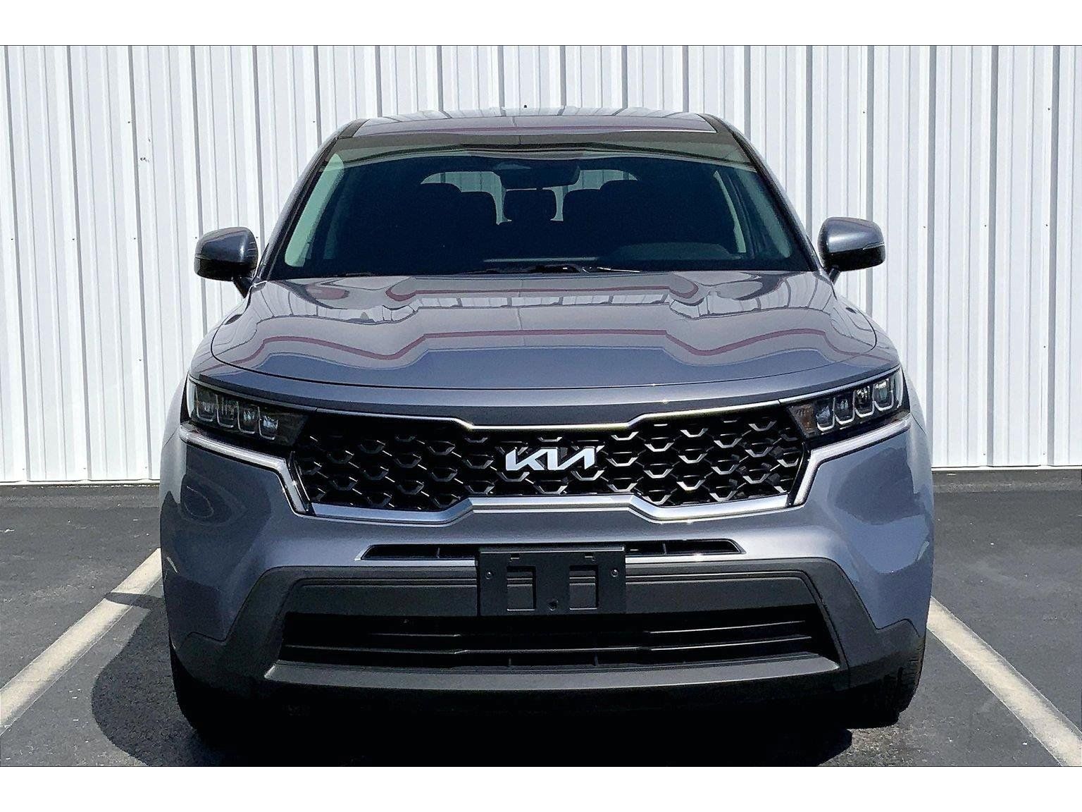Used 2023 Kia Sorento LX FWD image 3