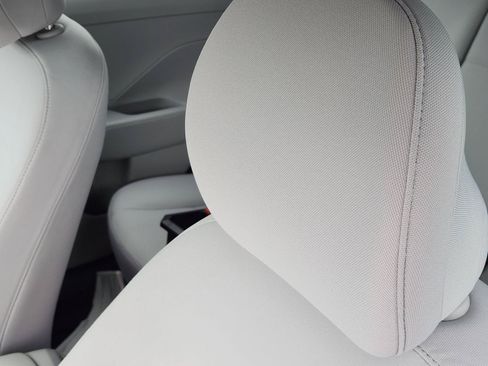 New 2026 Hyundai Kona SE FWD image 11