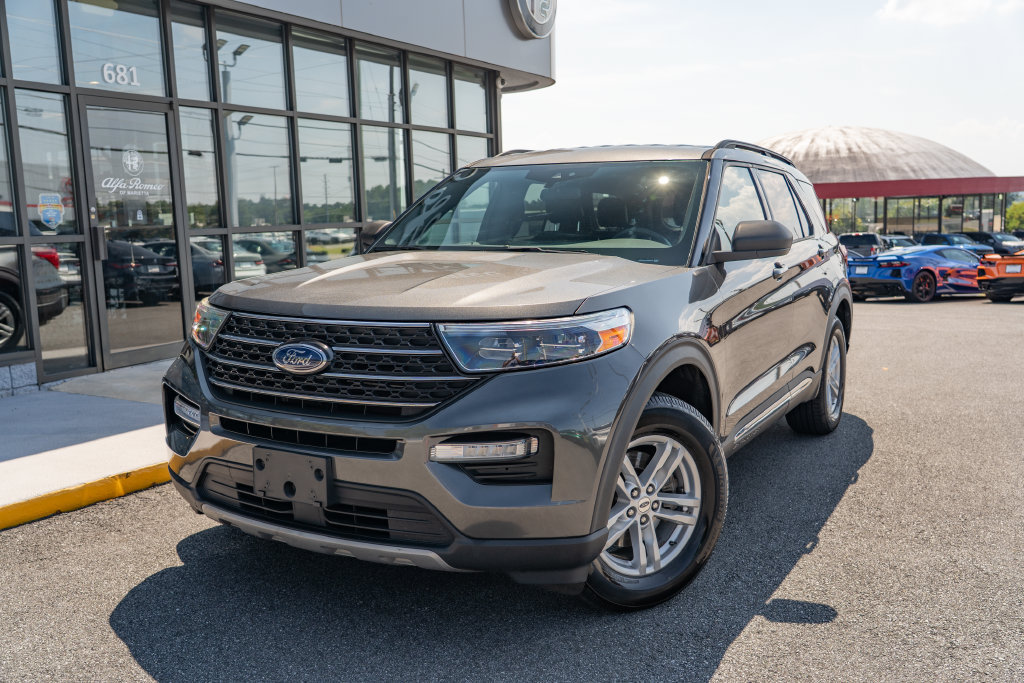 Used 2020 Ford Explorer XLT w/ Equipment Group 202A AWD/4WD image 2