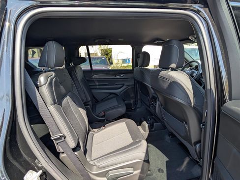 New 2025 Jeep Grand Cherokee L Laredo w/ Luxury Tech Group I image 7