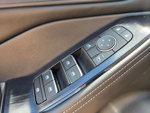 Certified 2025 Nissan Rogue SL image 30