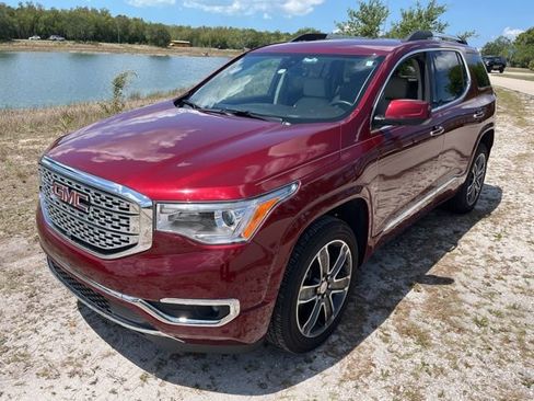 Used 2018 GMC Acadia Denali w/ Technology Package FWD image 3