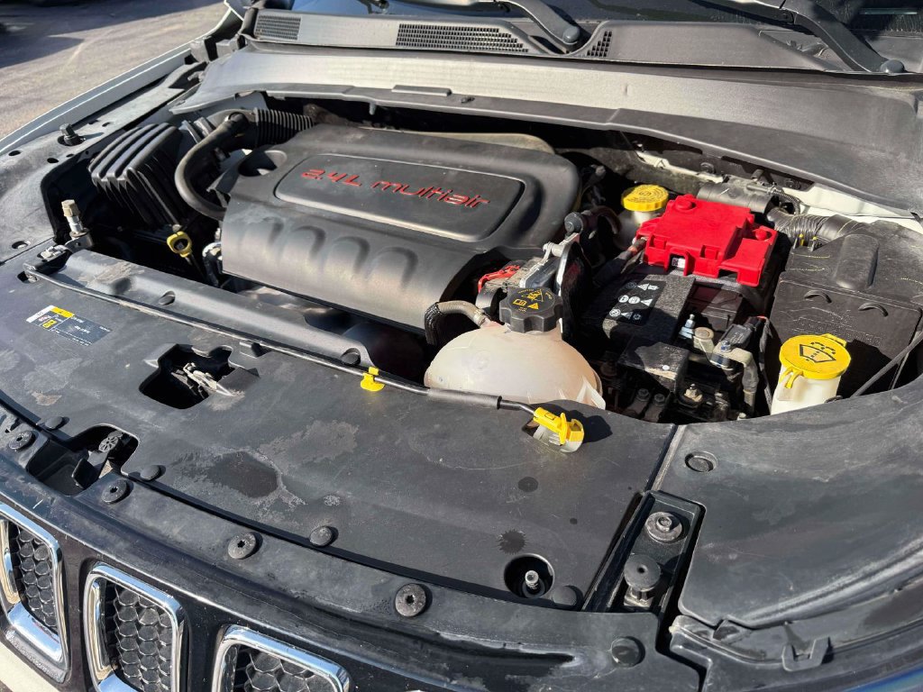 Used 2019 Jeep Compass Limited AWD/4WD image 17