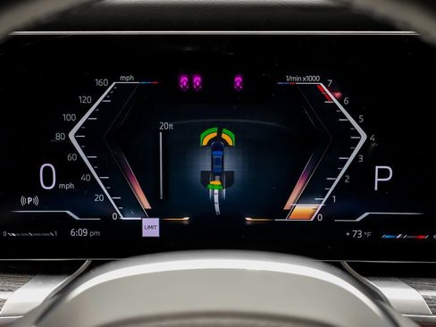 Used 2025 BMW 760i xDrive image 17