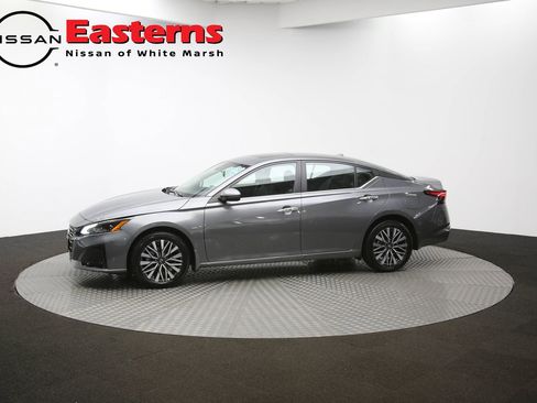 Used 2024 Nissan Altima 2.5 SV w/ SV Premium Package AWD/4WD image 58