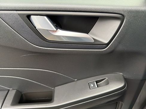 Used 2022 Ford Escape SEL image 36