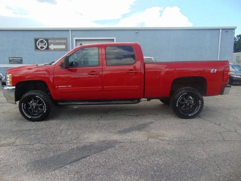 Used 2008 Chevrolet Silverado 2500 LTZ w/ Safety Package AWD/4WD image 6