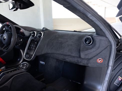 Used 2020 McLaren 620R RWD image 57