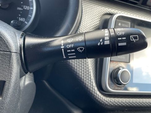 Used 2019 Nissan Kicks SV image 16