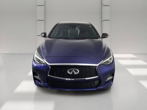 Used 2018 INFINITI QX30 Sport w/ Sport Leather Package FWD image 3