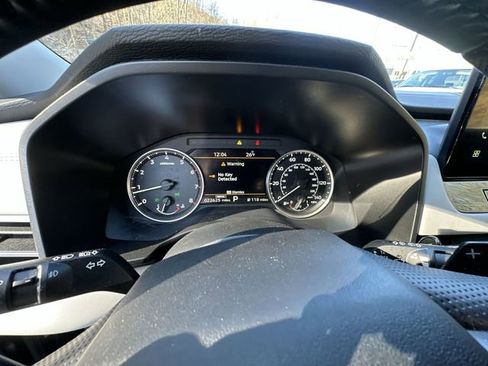 Used 2025 Mitsubishi Outlander SE image 12