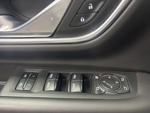 Used 2023 Chevrolet Suburban Premier AWD/4WD image 27