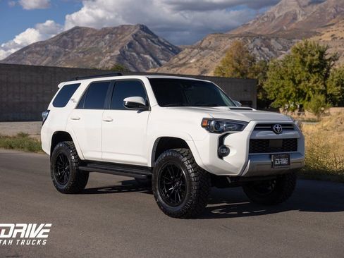 Used 2022 Toyota 4Runner TRD Off-Road image 1