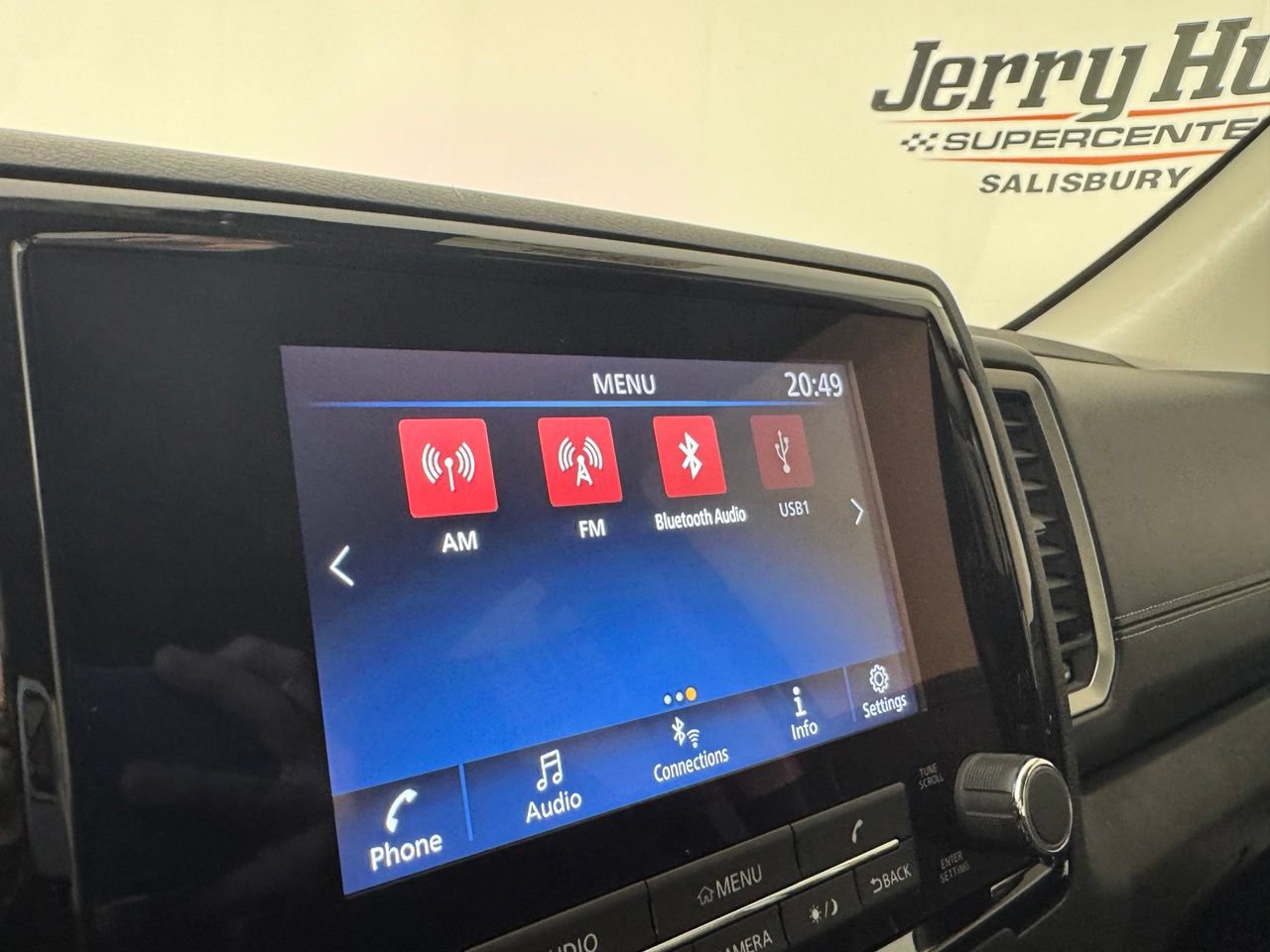 Used 2024 Nissan Frontier SV w/ Tow Package RWD image 14