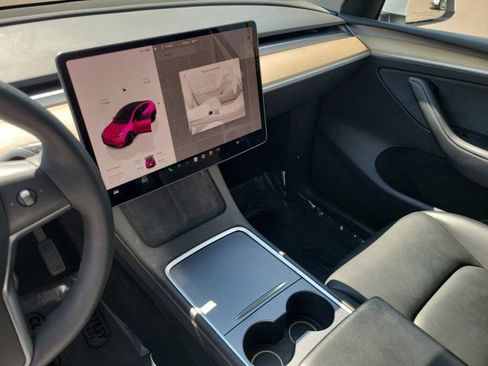 Used 2023 Tesla Model Y Long Range image 22