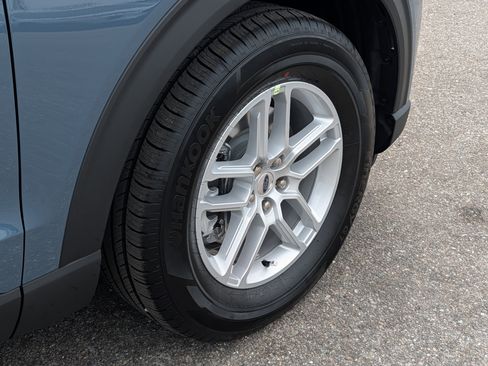New 2026 Ford Explorer Active RWD image 13