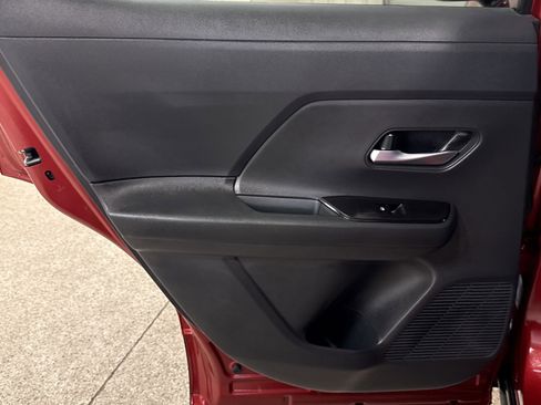 Used 2025 Nissan Kicks SV image 10