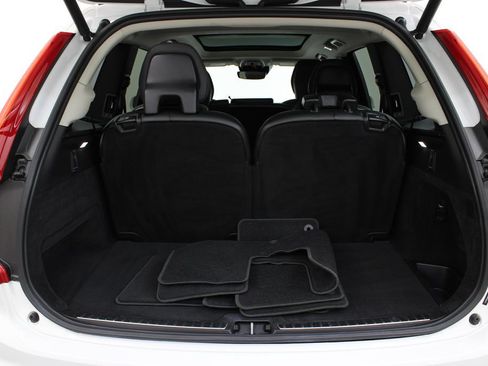 Used 2022 Volvo XC90 T5 Momentum FWD image 33