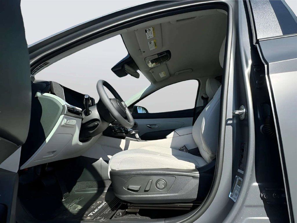 Used 2025 Hyundai Tucson SEL FWD image 18