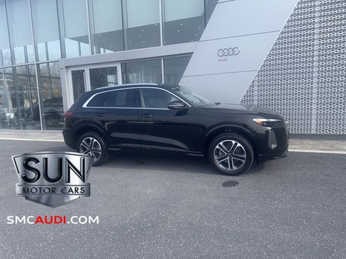 Used 2025 Audi Q5 Premium w/ 19" Wheel Package image 2