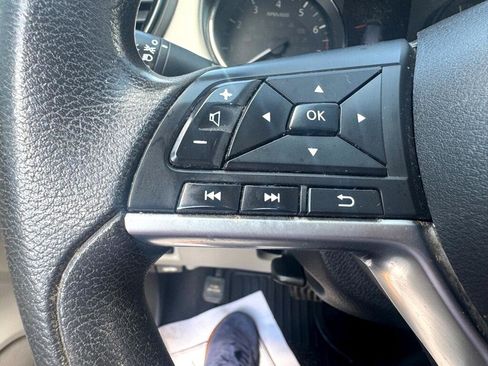 Used 2020 Nissan Rogue Sport SV image 12