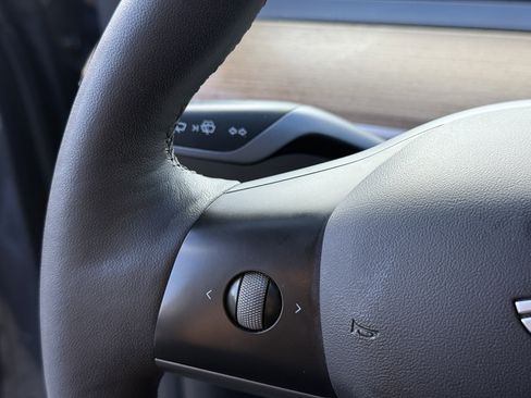 Used 2022 Tesla Model Y Performance image 16