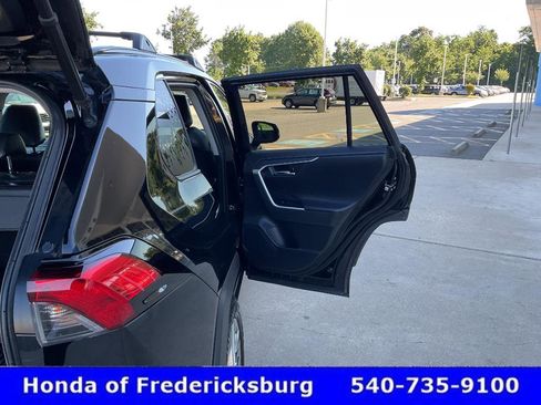 Used 2020 Toyota RAV4 Limited AWD/4WD image 21