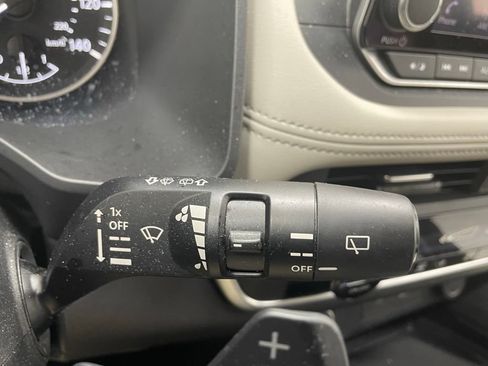 Used 2023 Nissan Rogue SV AWD/4WD image 27