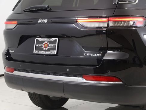 Used 2023 Jeep Grand Cherokee Laredo X image 41