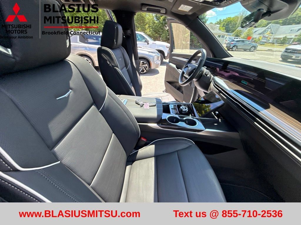 Used 2026 Cadillac Escalade Luxury AWD/4WD image 68