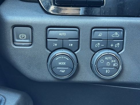 Certified 2022 Chevrolet Silverado 1500 LTZ w/ LTZ Premium Package image 32