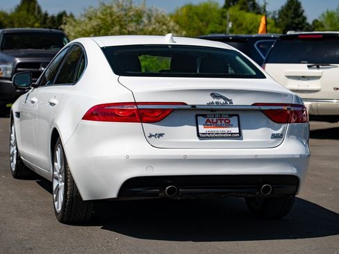 Used 2018 Jaguar XF Prestige image 11