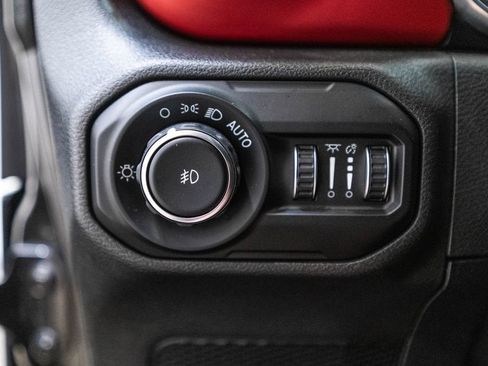 Used 2021 Jeep Wrangler Unlimited Rubicon w/ Dual Top Group AWD/4WD image 25