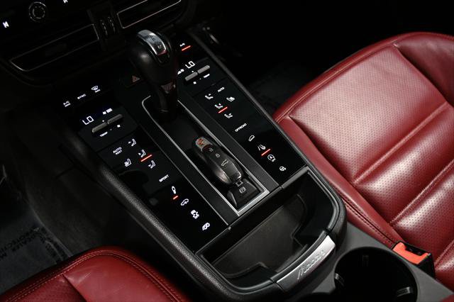 Used 2022 Porsche Macan GTS AWD/4WD image 47