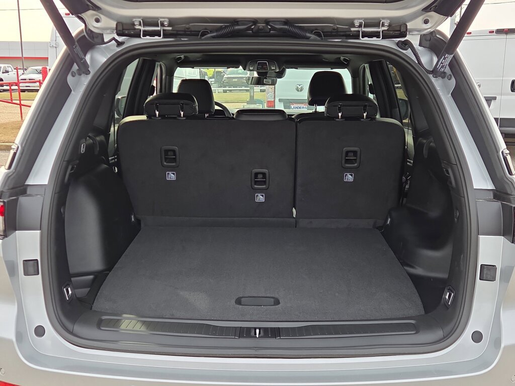 New 2026 Jeep Grand Cherokee Altitude RWD image 4