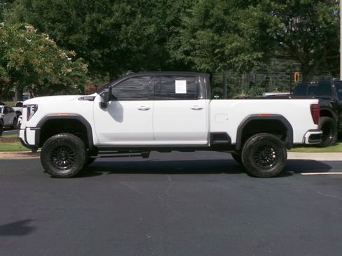 Used 2024 GMC Sierra 2500 AT4 w/ AT4 Premium Plus Package AWD/4WD image 5