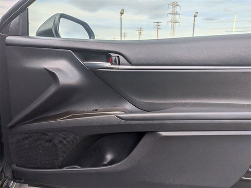 Used 2024 Toyota Camry SE image 32