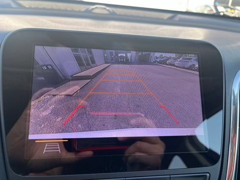 Used 2020 Chevrolet Equinox Premier AWD/4WD image 9