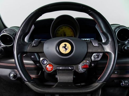 Certified 2022 Ferrari F8 Tributo image 4