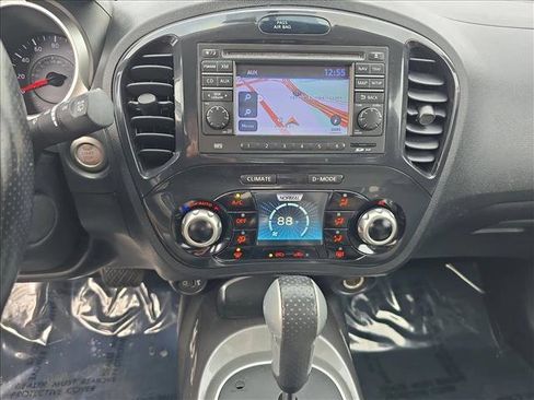 Used 2012 Nissan Juke SV image 21