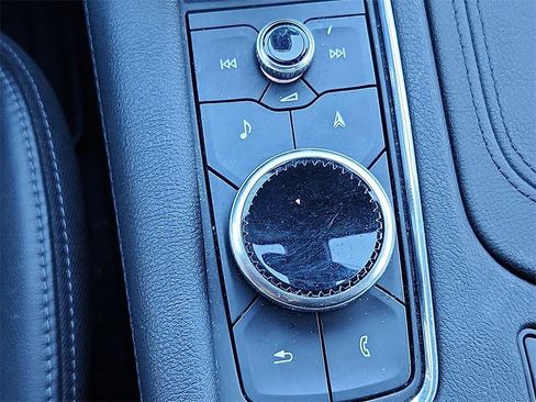 Used 2023 Cadillac XT6 Premium Luxury image 19