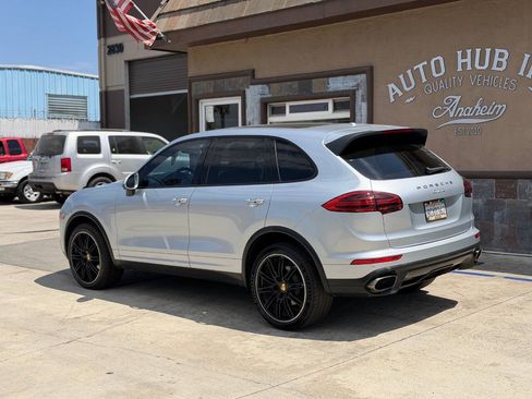 Used 2016 Porsche Cayenne AWD/4WD image 7