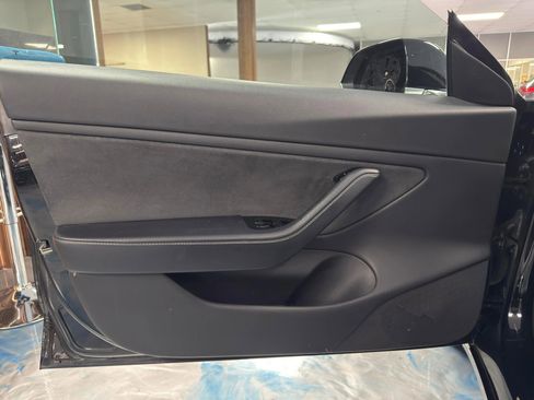 Used 2018 Tesla Model 3 Mid Range RWD image 9
