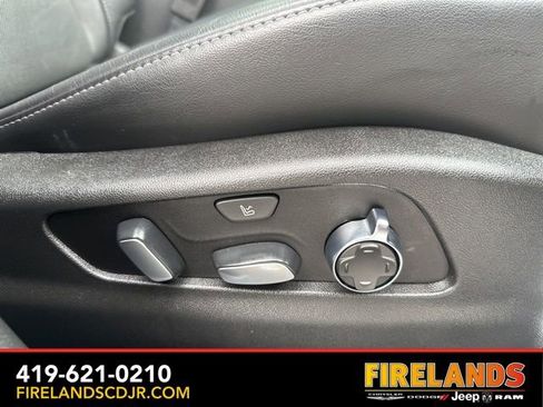 Used 2020 Cadillac XT4 Premium Luxury image 23